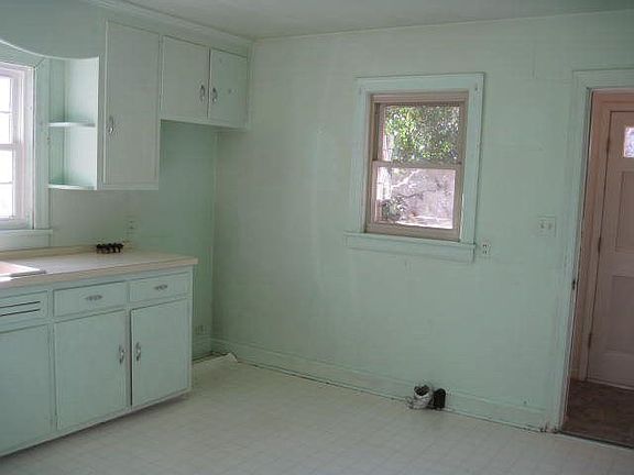 4th image of 401 Gilmer Cir