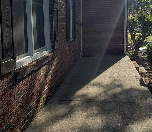 4th image of 4377 Sunset Dr