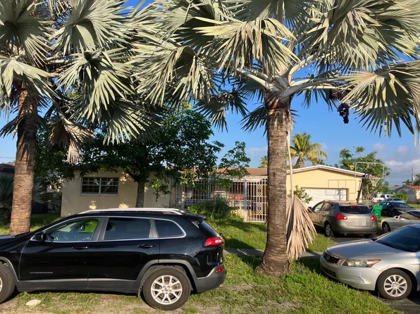 3608 Island Dr, Hollywood, FL 33023