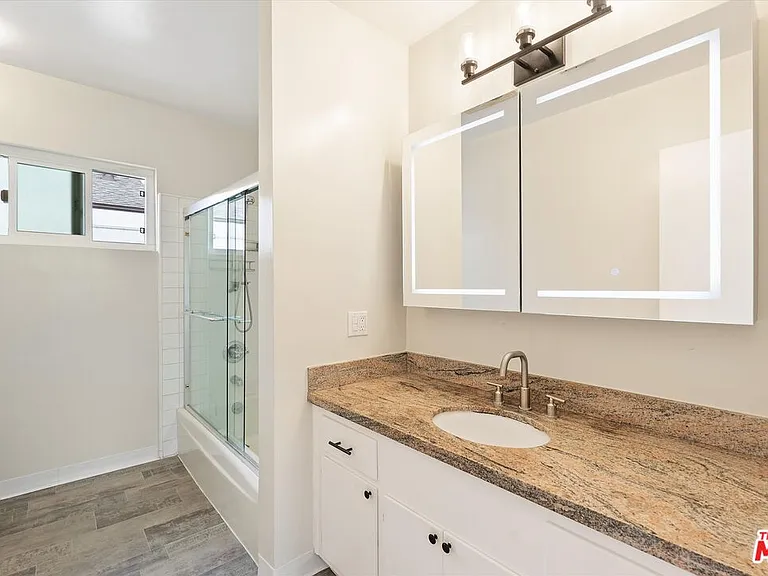 8348 Reading Ave — Photo 15