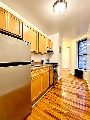 4th image of 232 E 80th St APT 11