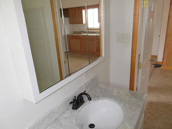 3rd image of 703 Bennett St