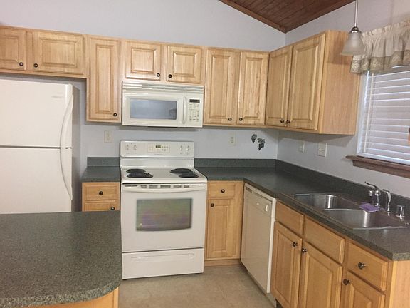 2nd image of 3549 Lochdale Ter