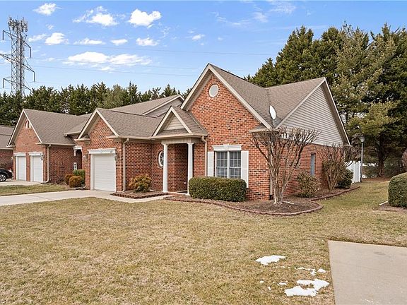2nd image of 637 Sonoma Ln