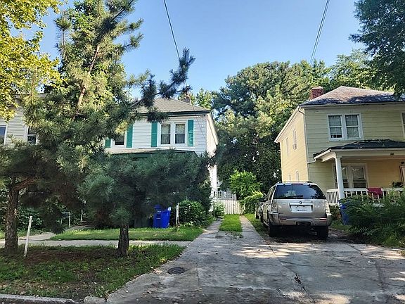 2nd image of 863 W 41st St