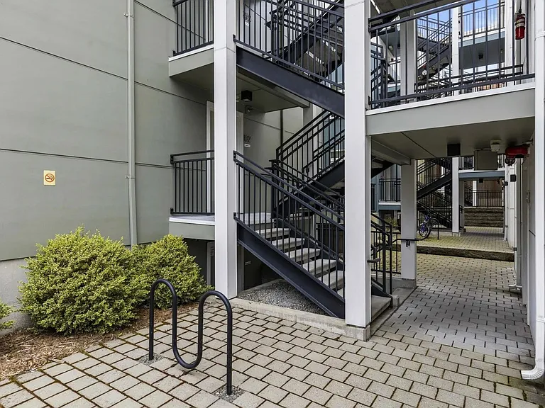 Radian Apartments — Photo 12