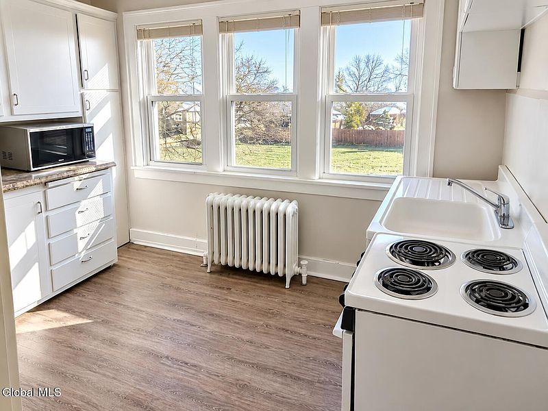 4th image of 1015 Washington Avenue