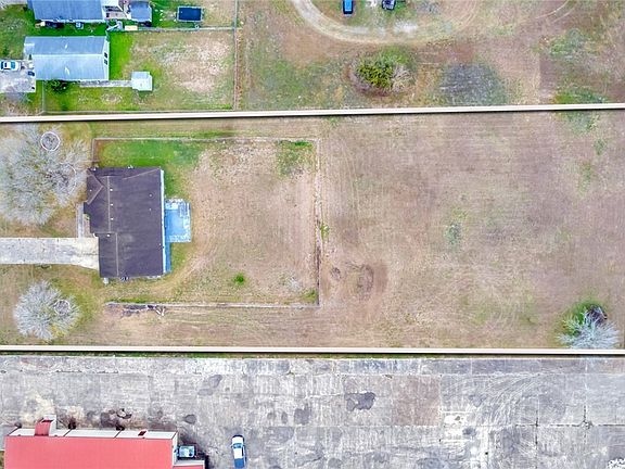 2nd image of 4002 Callis St