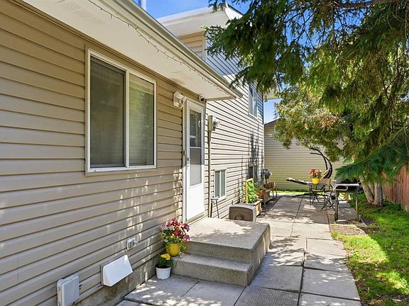 3rd image of 151 W Templevale Pl NE