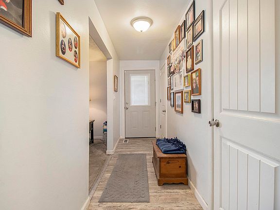 3rd image of 717 W 12th St