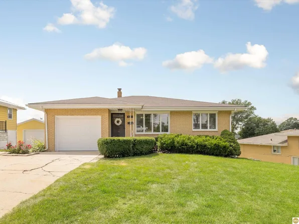 4241 Madison St, Omaha, NE 68107
