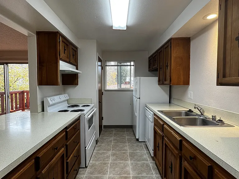 3650 Liberty Rd S — Photo 11
