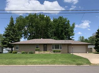 2003 Sheridan Rd, Pekin, IL 61554