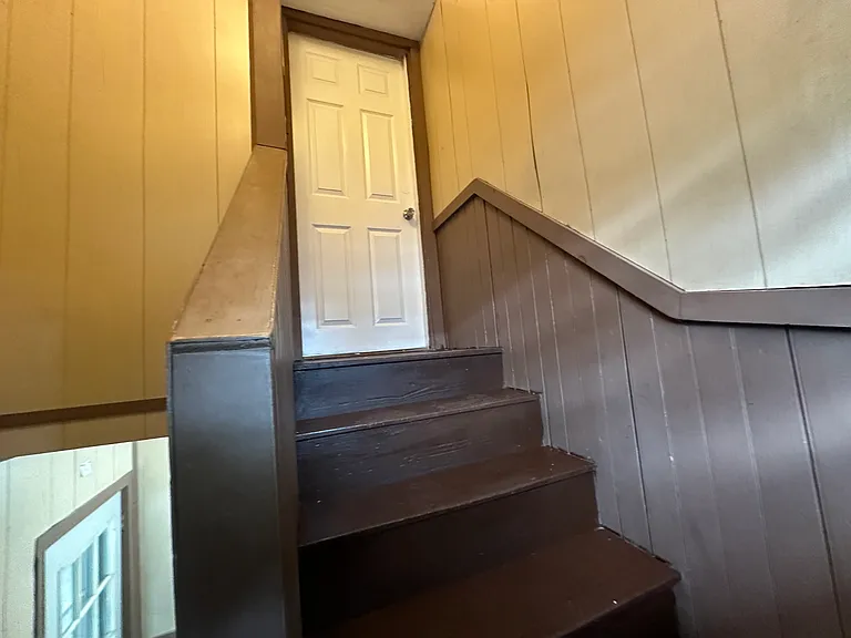 Side Stairway