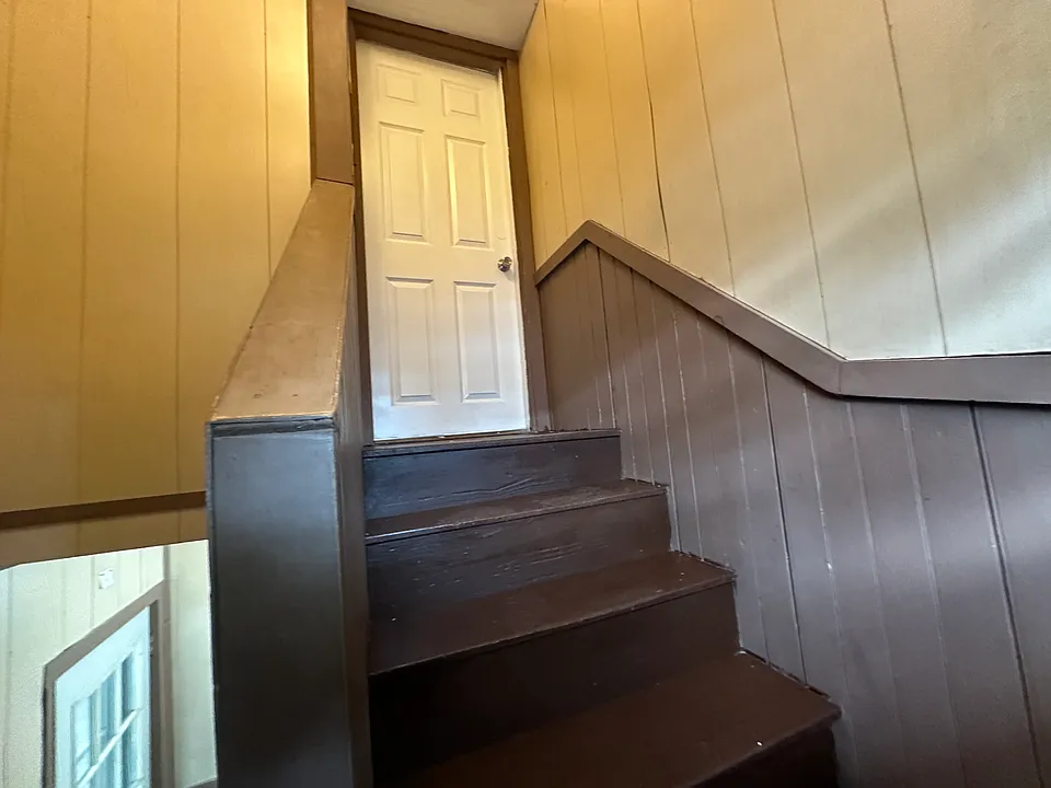 Side Stairway