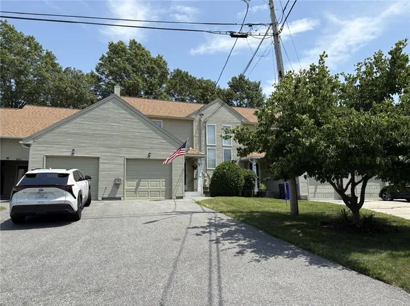 88 Nipmuc Trl #B, North Providence, RI 02904