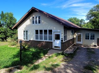 405 E 3rd St, Redfield, SD 57469