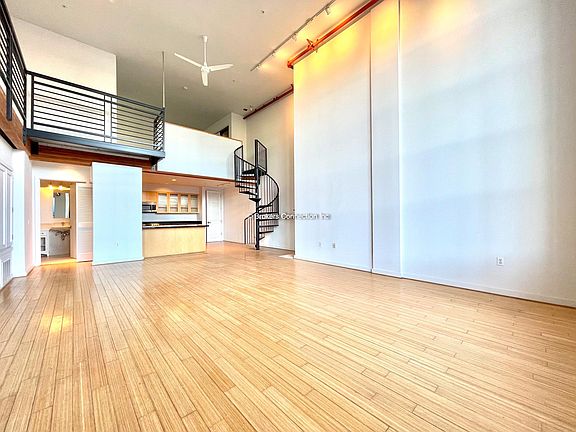 4th image of 301 Rhode Island St #B9
