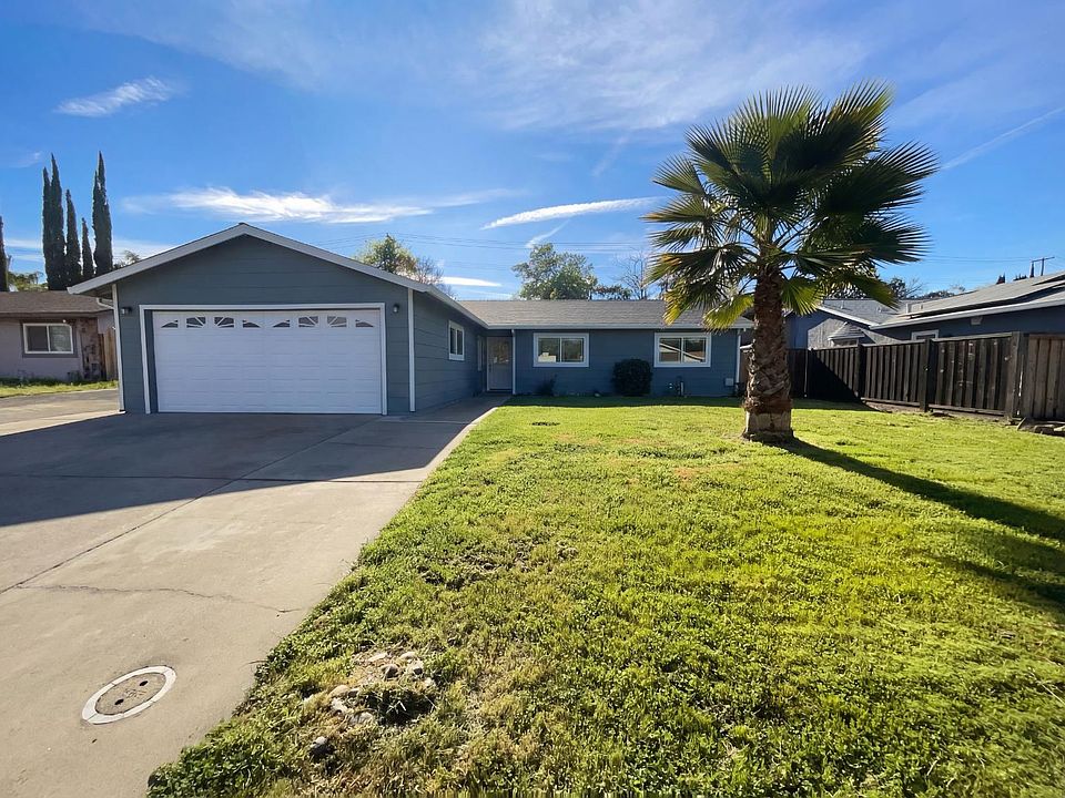 1st image of 141 Sierra Woods Cir