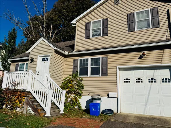 2405 Jenkins St, Endwell, NY 13760