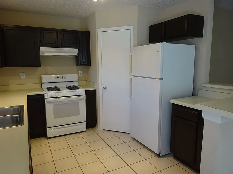 9631 E Savile Cir — Photo 5
