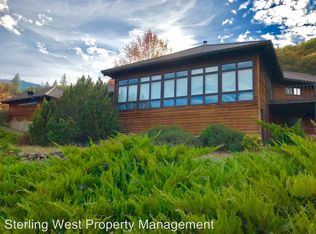 797 Windemar Dr, Ashland, OR 97520