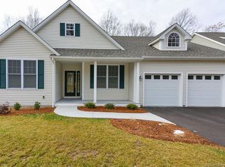 37 Whiting Farms Ln #37, East Lyme, CT 06357