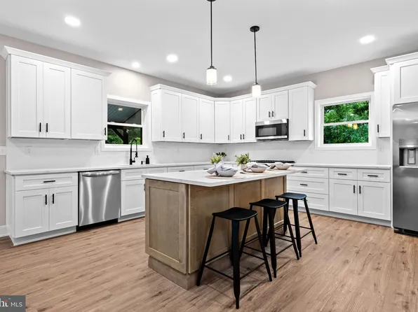 2725 Sunset Ave, Williamstown, NJ 08094