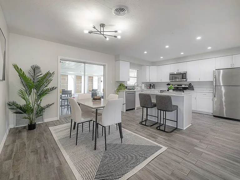 4301 N Albany Ave — Photo 15