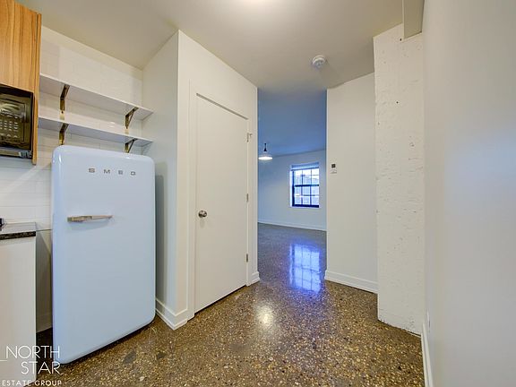 2nd image of 1021 W Lawrence Ave #809