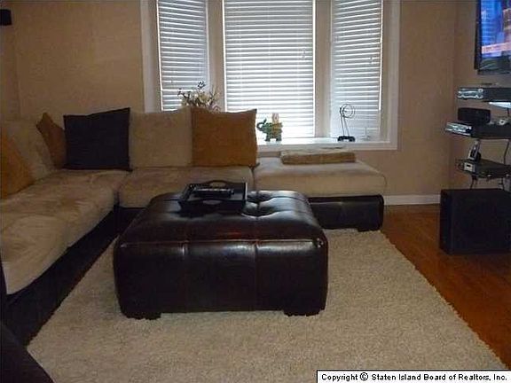 2nd image of 6 Grasmere Ave