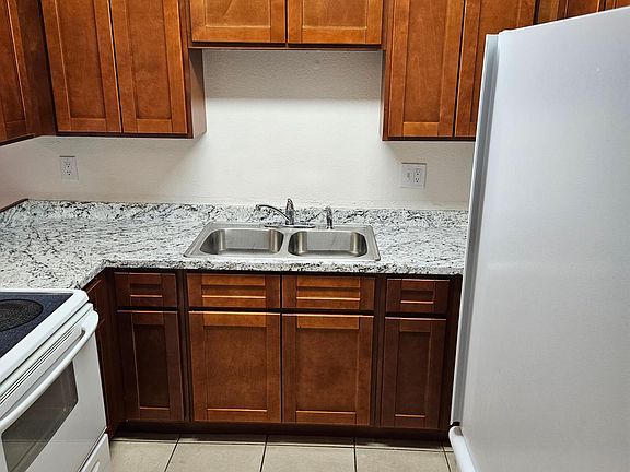 4th image of 236 W Viola St APT 3