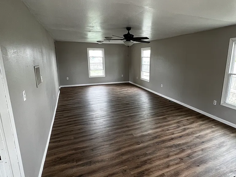101 Maple St — Photo 2