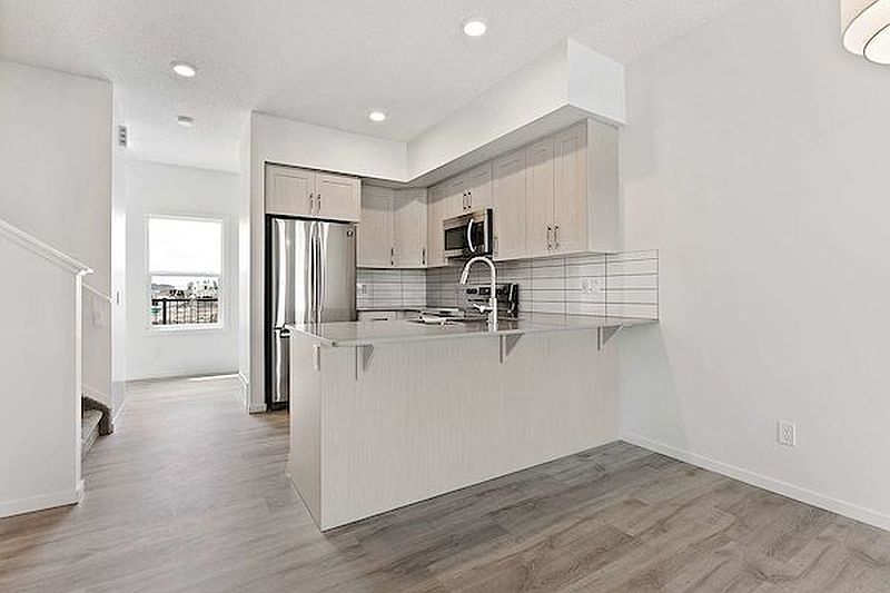 Edmonton Apartment for rent - 3 Bedrooms — photo 5