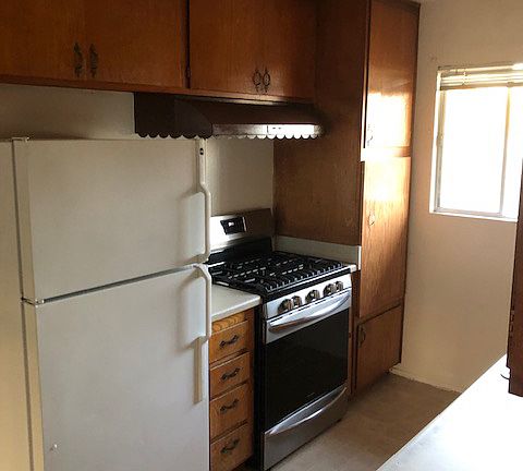 5th image of 1058 Liberty St APT 7