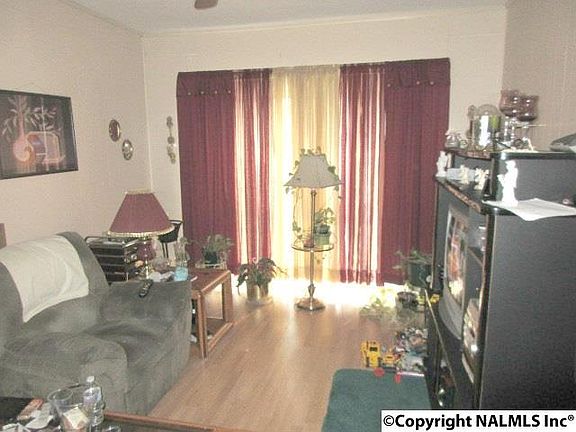 3rd image of 107 Nance Dr