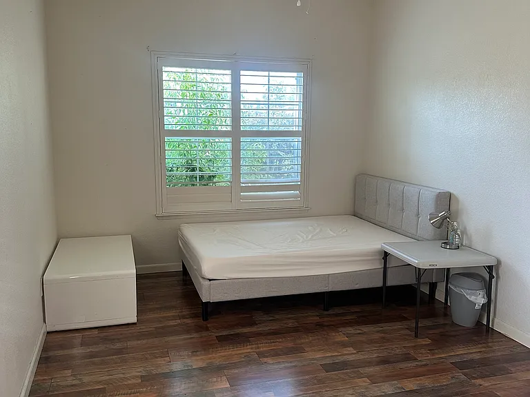 725 W Fremont Ave — Photo 4