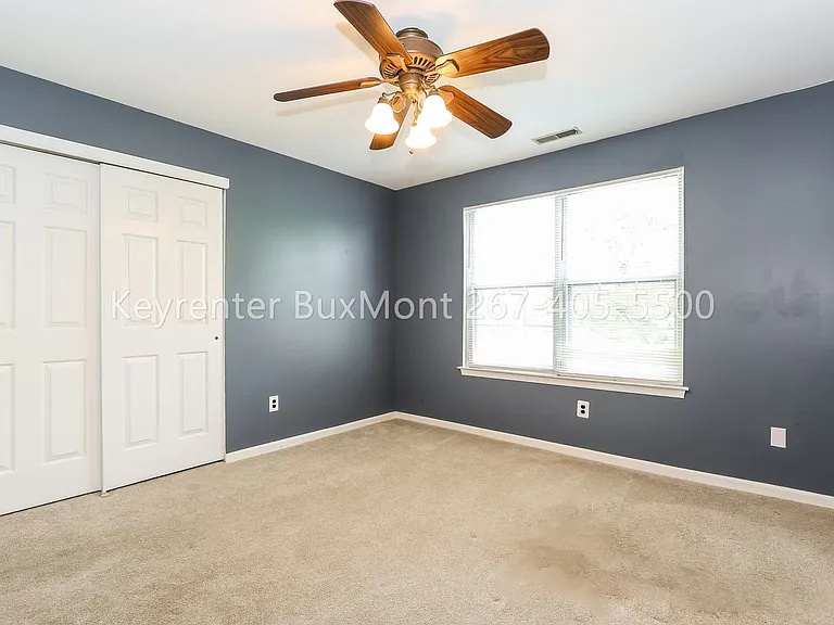 601B Rose Hollow Dr #B — Photo 8