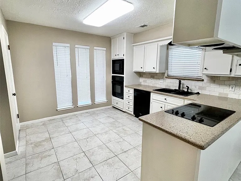 17527 Forest Mist Dr — Photo 17