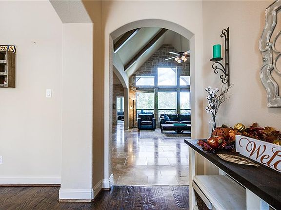 3rd image of 736 Black Oak Ln