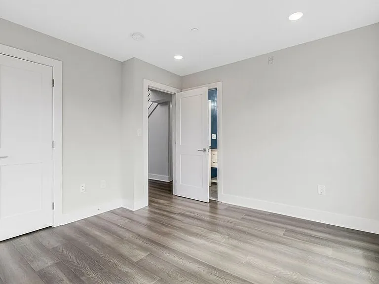 205 V St NW #201 — Photo 12