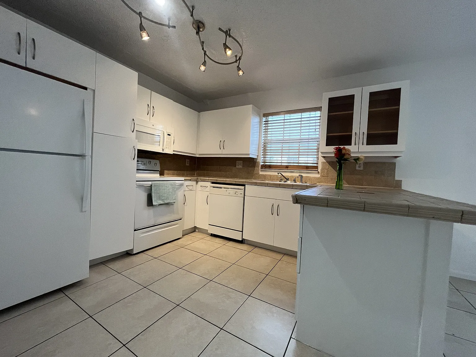 8467 SW 22nd St — Photo 4