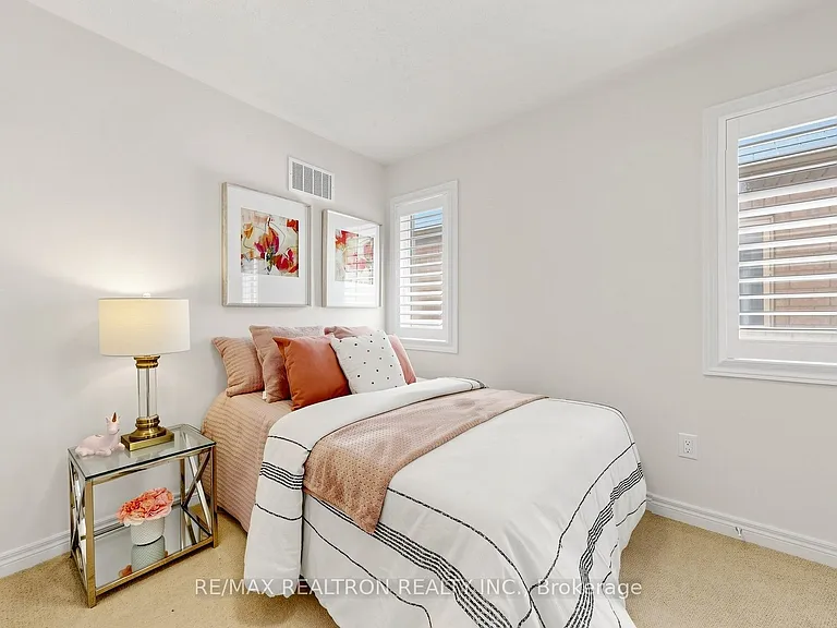 7 Military Ct — Photo 34