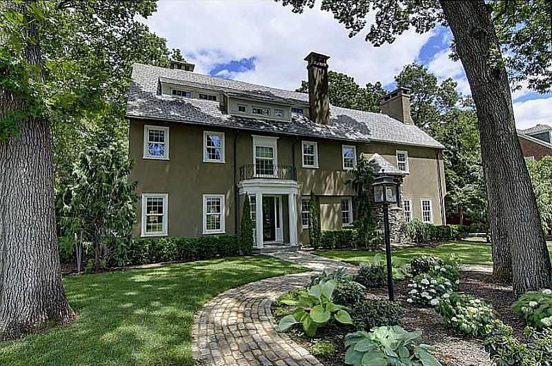 1st image of 123 Blackstone Blvd