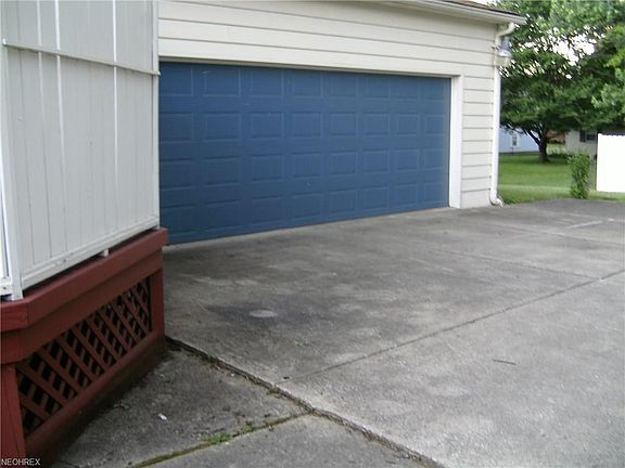 4th image of 926 Bowman St