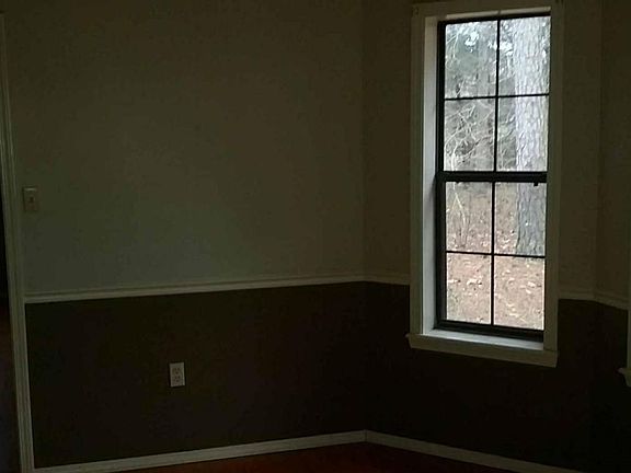 4th image of 387 Mill Creek Dr