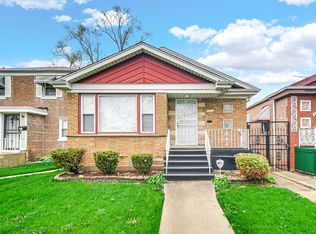 8916 S Luella Ave, Chicago, IL 60617