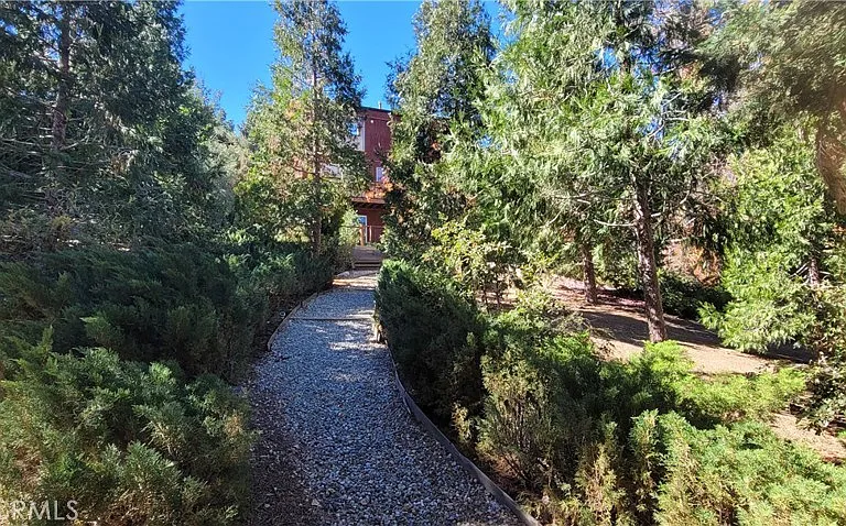 1317 Pinetree Dr — Photo 62
