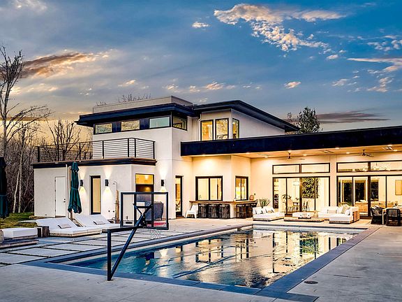 3rd image of 348 E Riversedge Dr