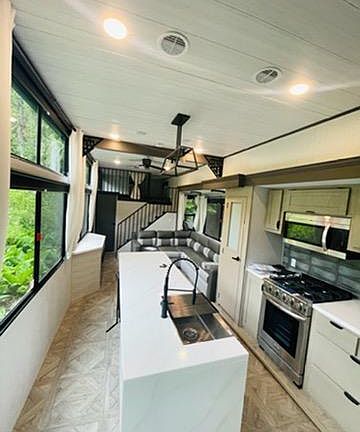4th image of 8657 Spring Valley Rd